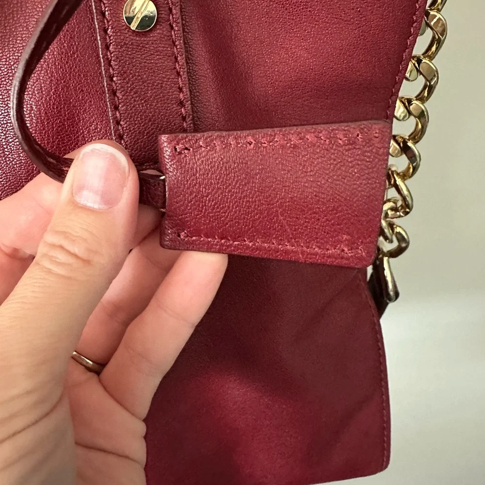 Classic Michael Kors Hamilton Leather Satchel, Size Large in Wine - Picture 3 of 11